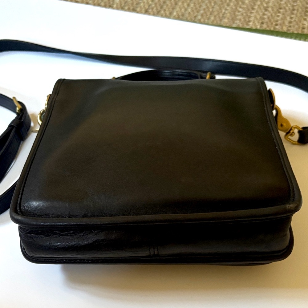 Vintage Coach Station Bag/Crossbody/ Messenger Bag #5130 - Solid Brass Hardware - Picture 5 of 13